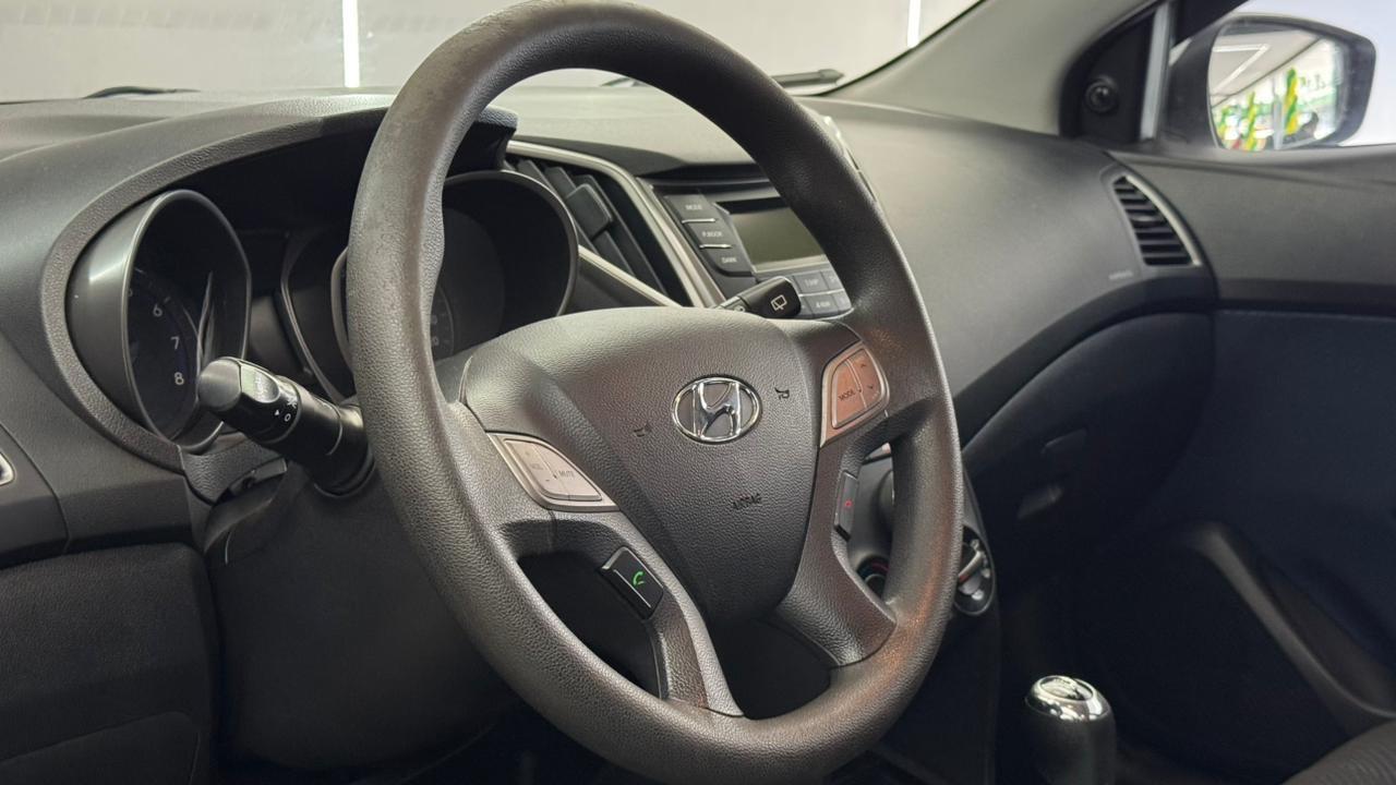 Hyundai HB20 11