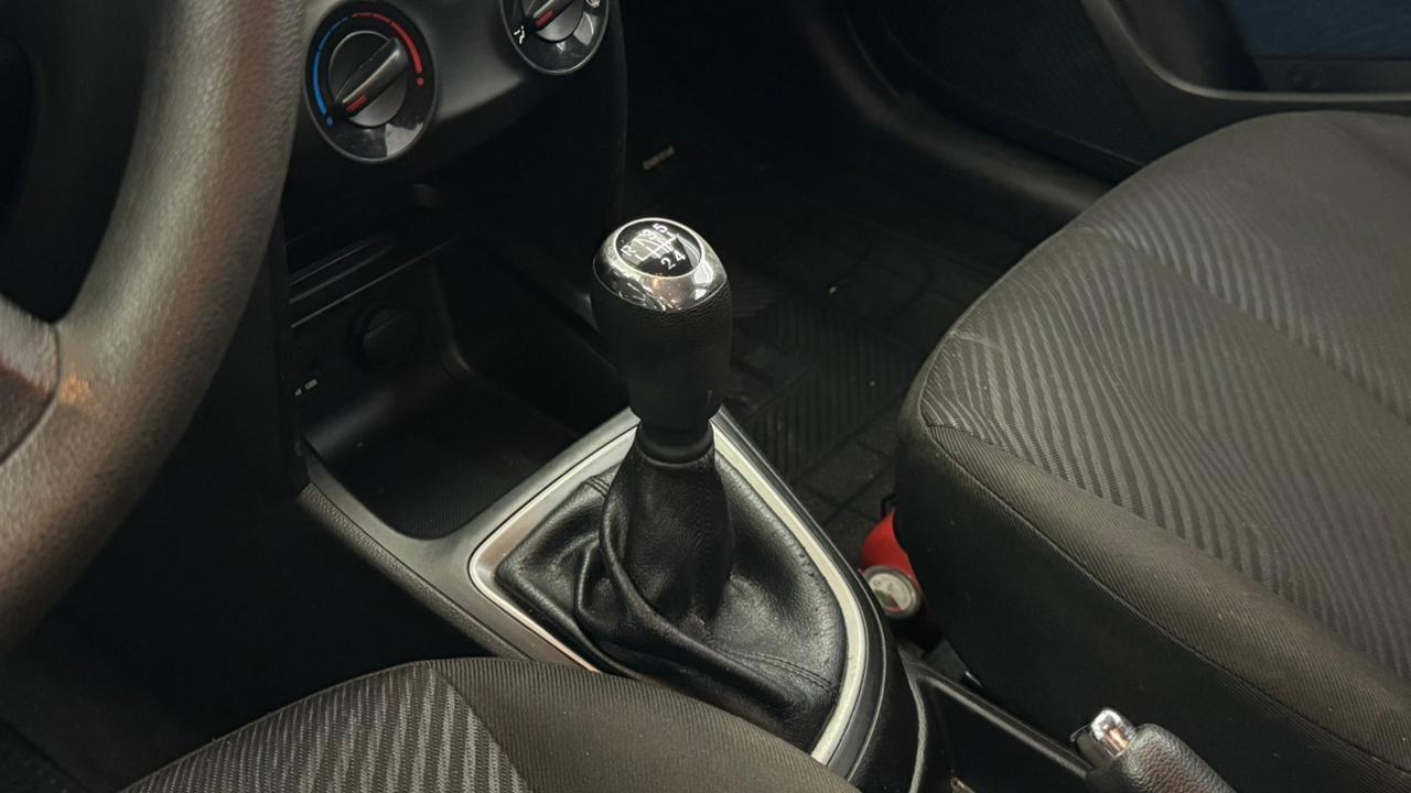 Hyundai HB20 13