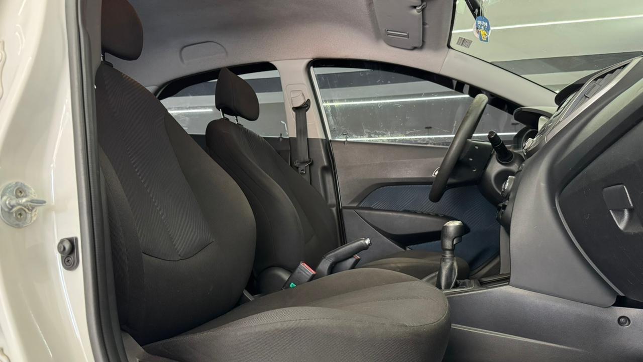 Hyundai HB20 19