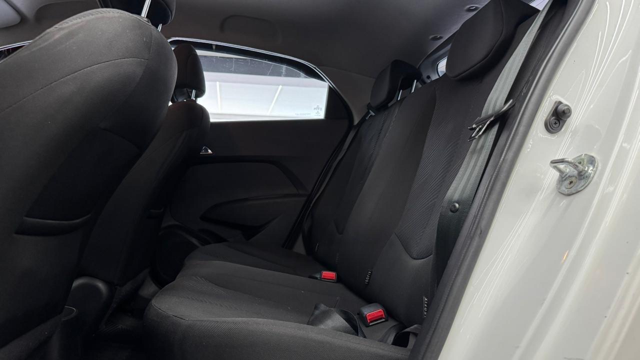 Hyundai HB20 21