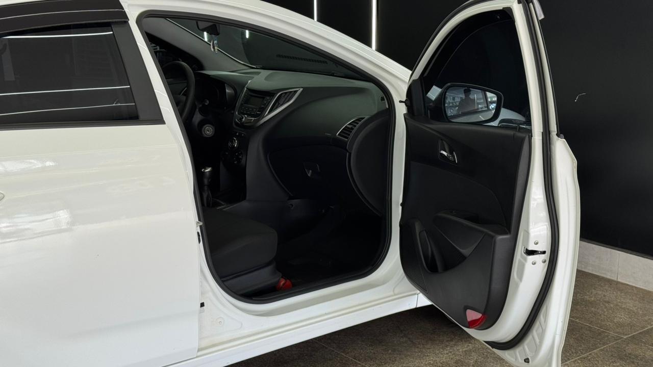 Hyundai HB20 25