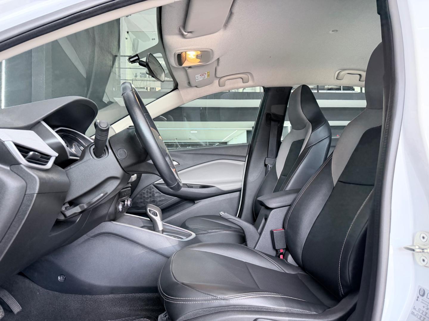 Chevrolet ONIX 16
