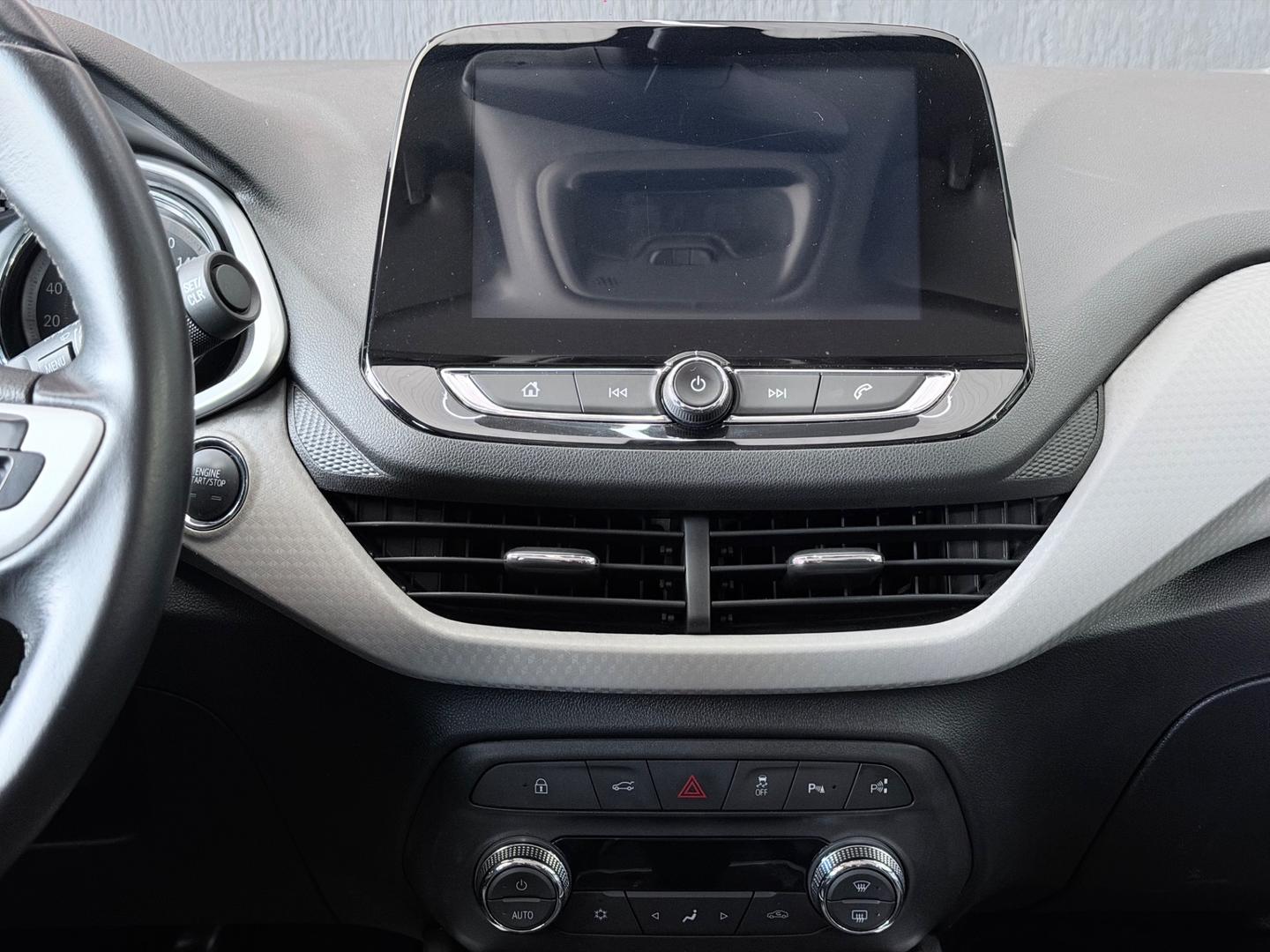Chevrolet ONIX 18
