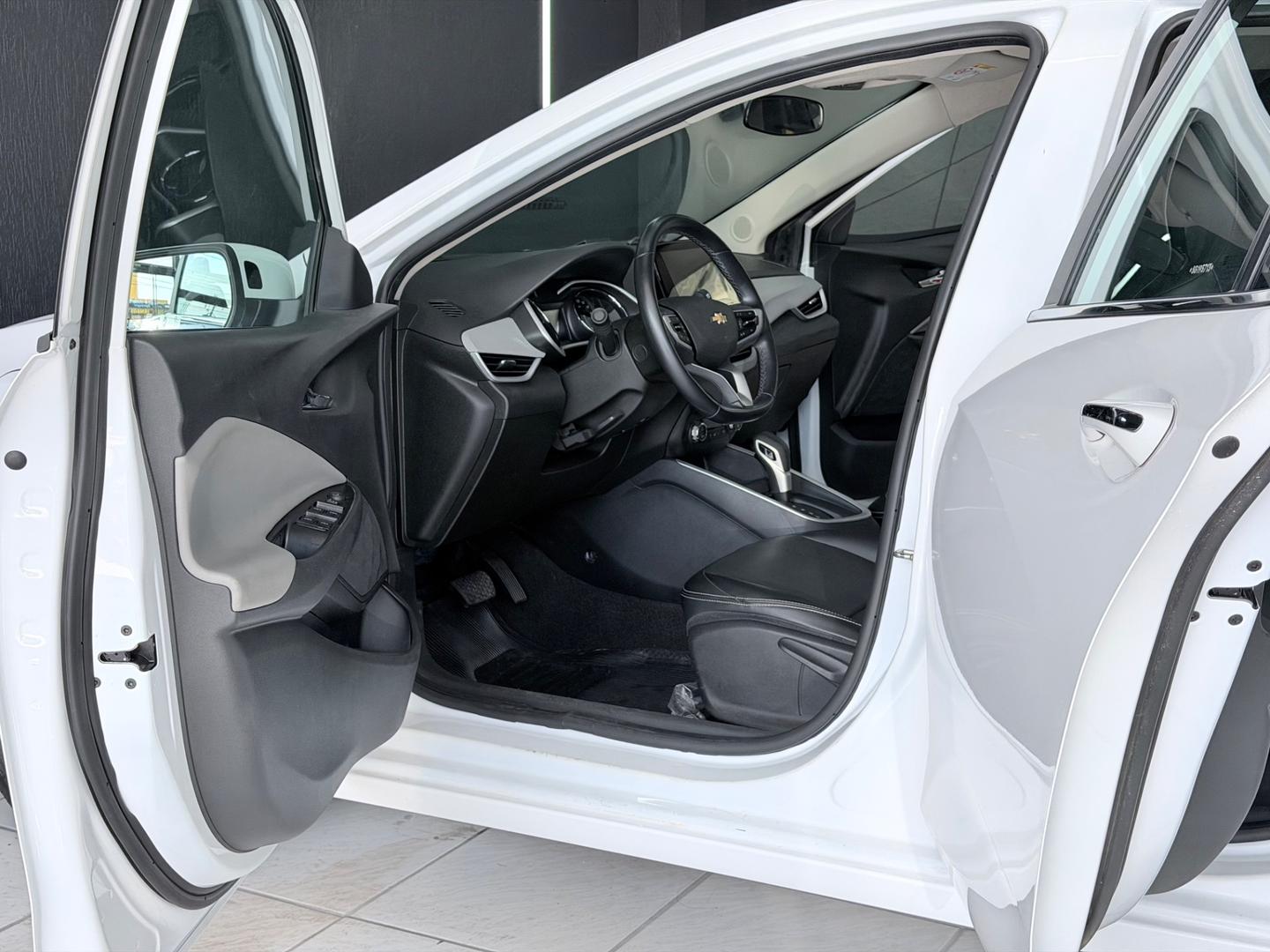 Chevrolet ONIX 24