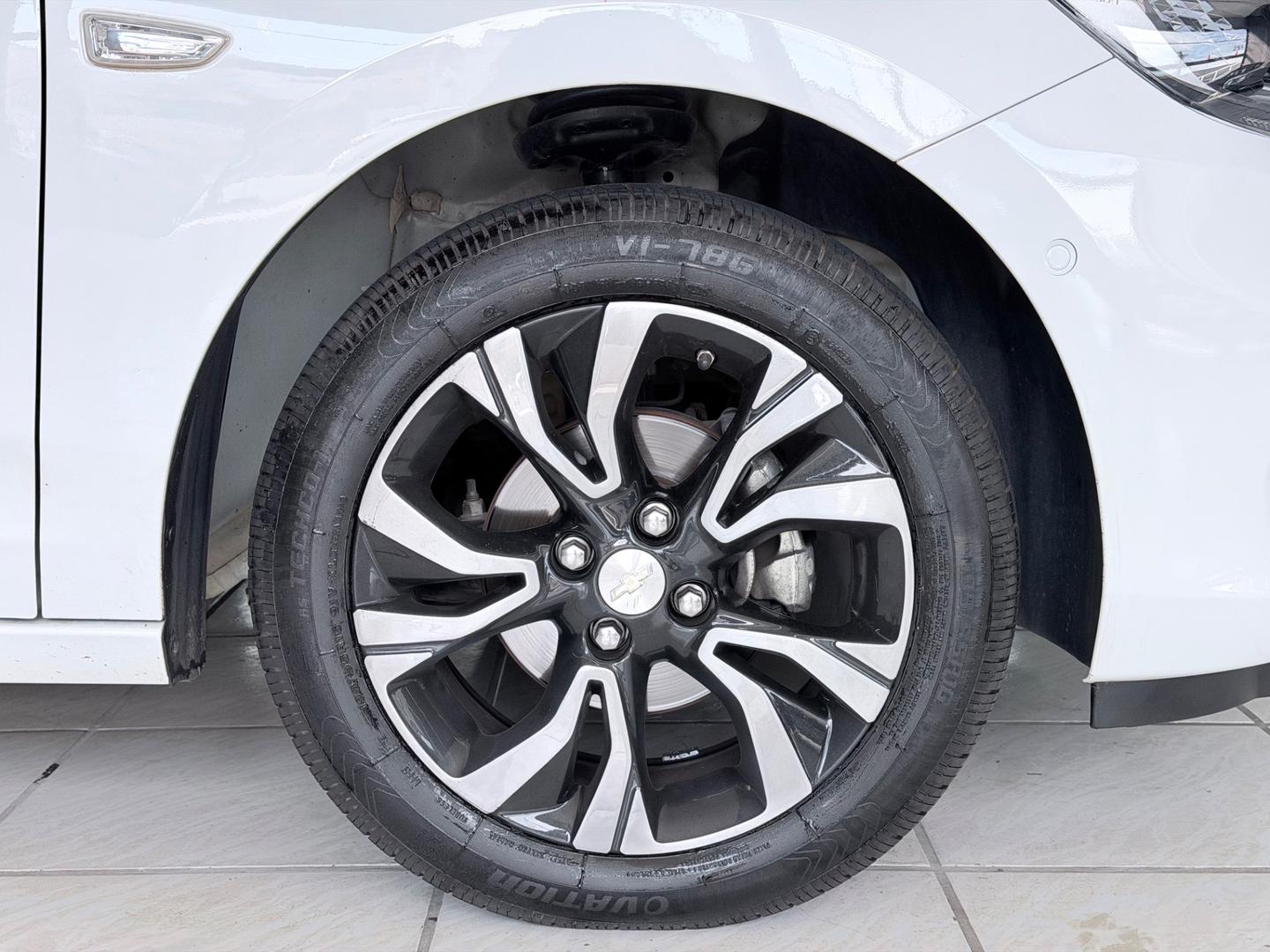 Chevrolet ONIX 5