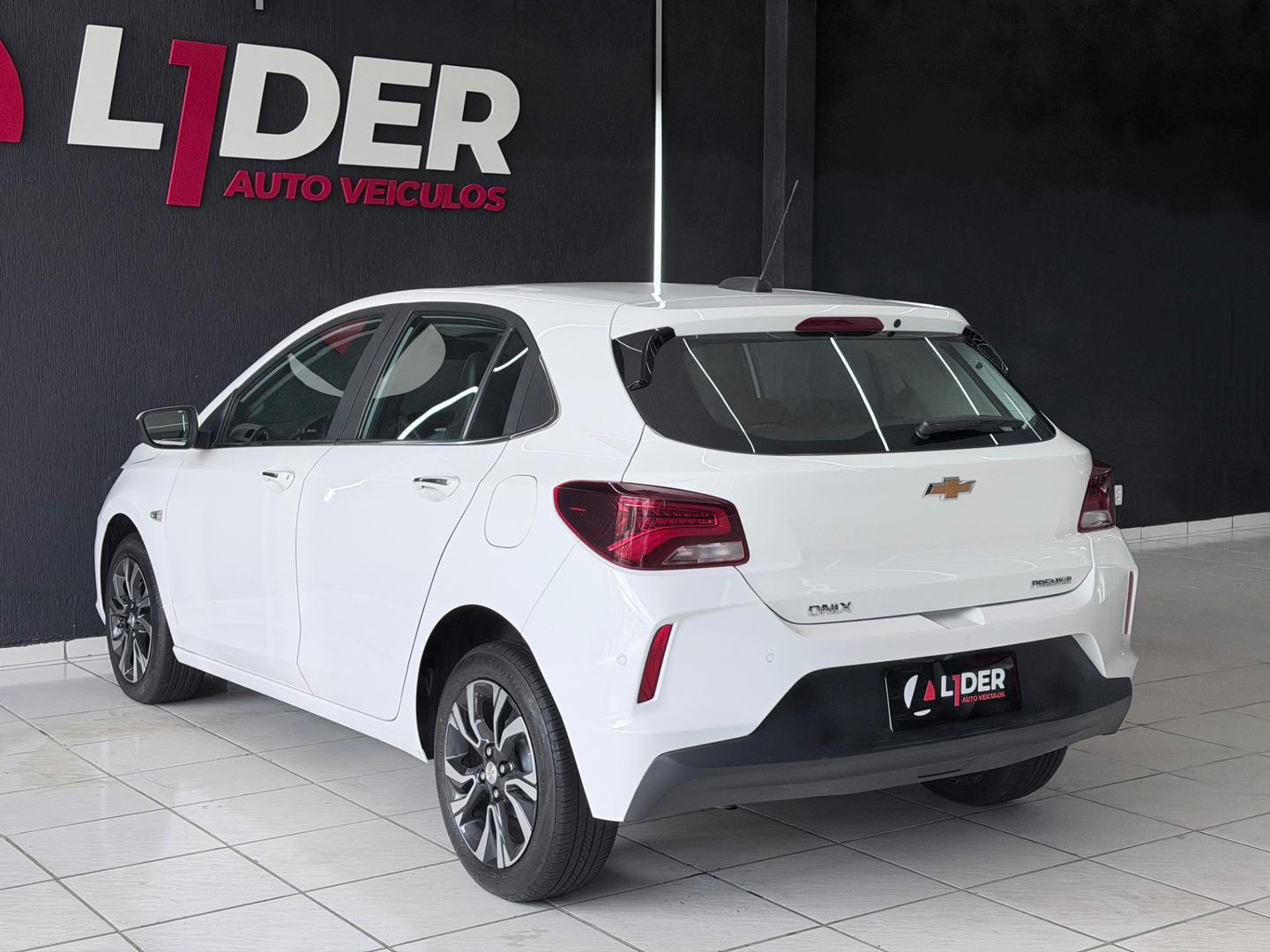 Chevrolet ONIX 8