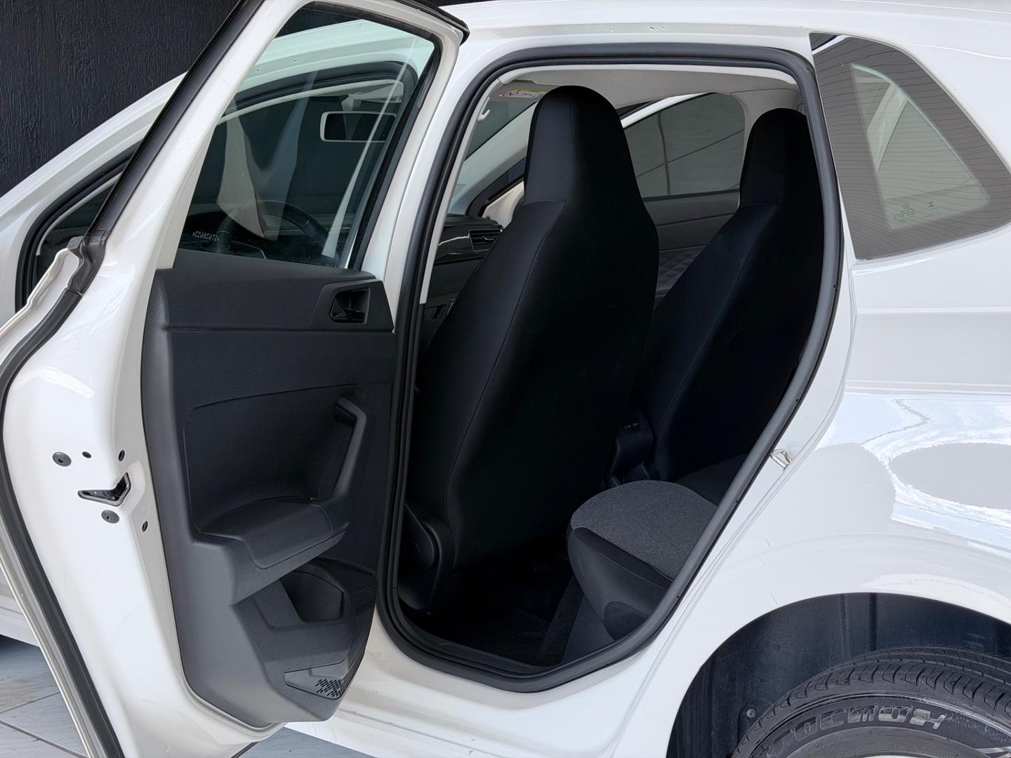 Volkswagen POLO 25