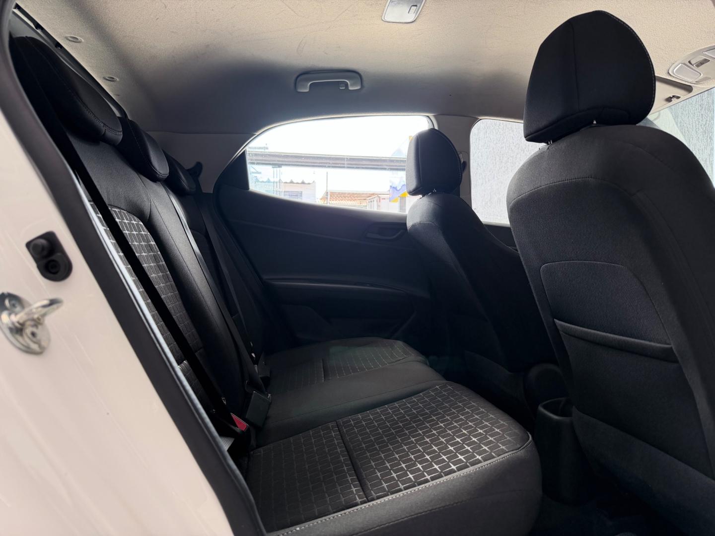 Hyundai HB20 19