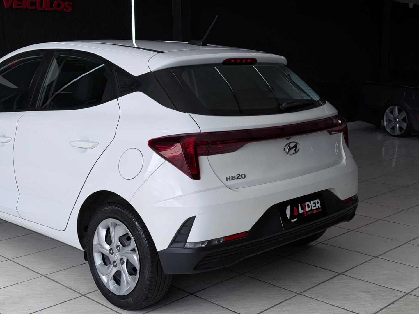 Hyundai HB20 10