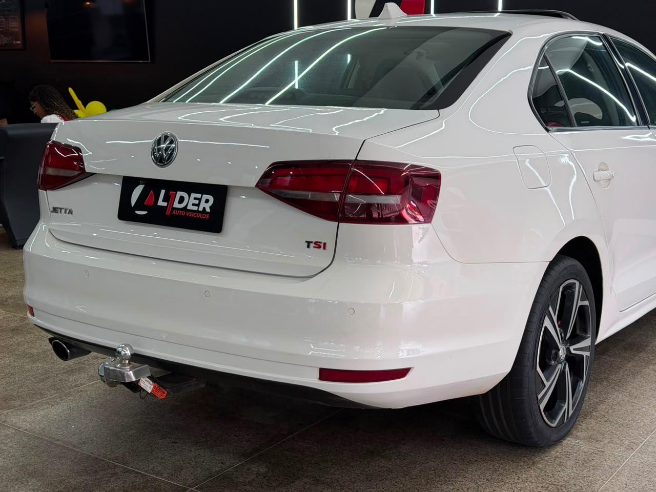 Volkswagen JETTA 1