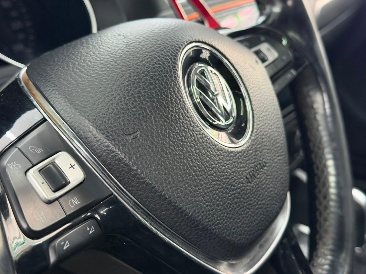 Volkswagen JETTA 11