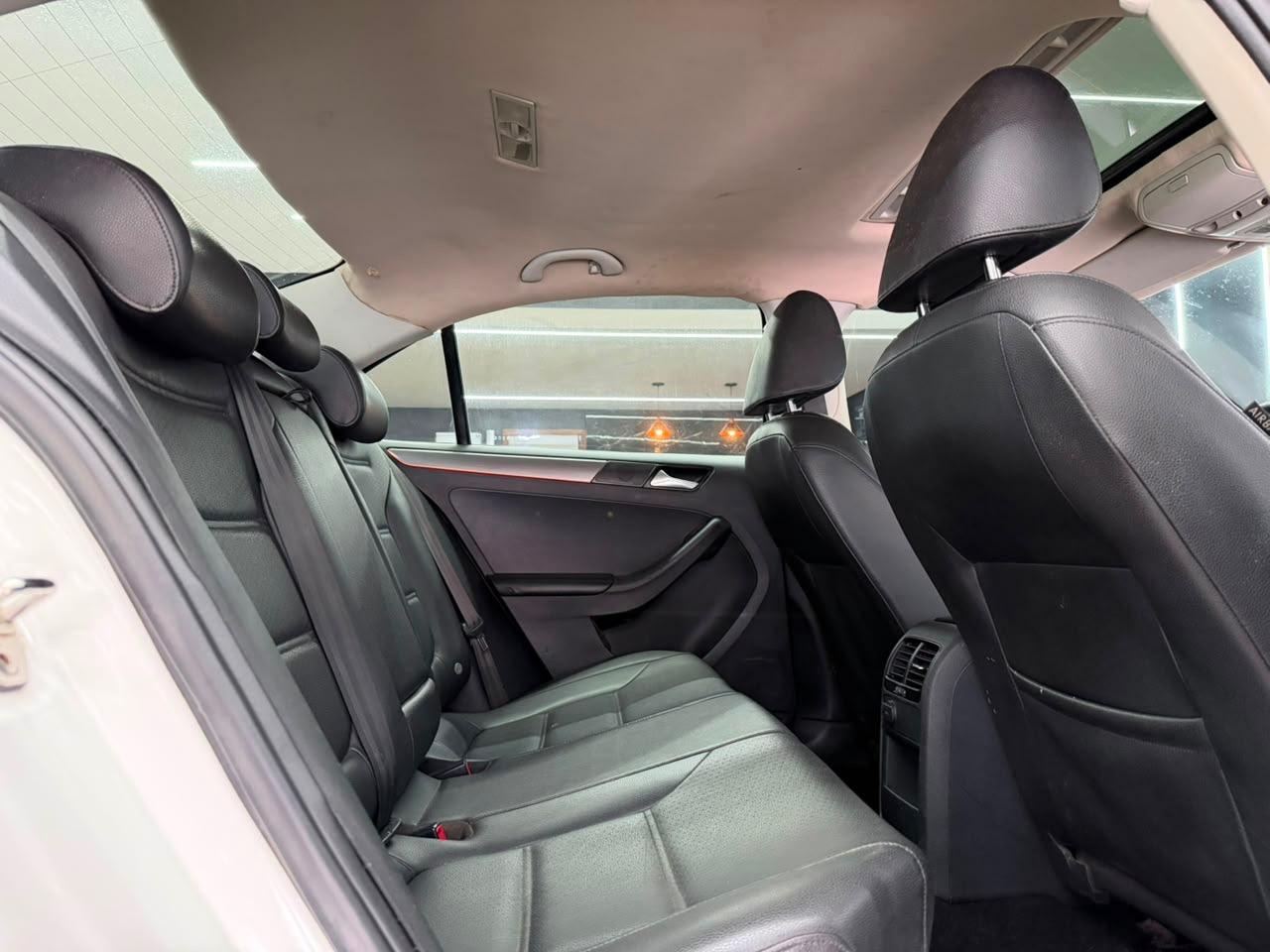 Volkswagen JETTA 12