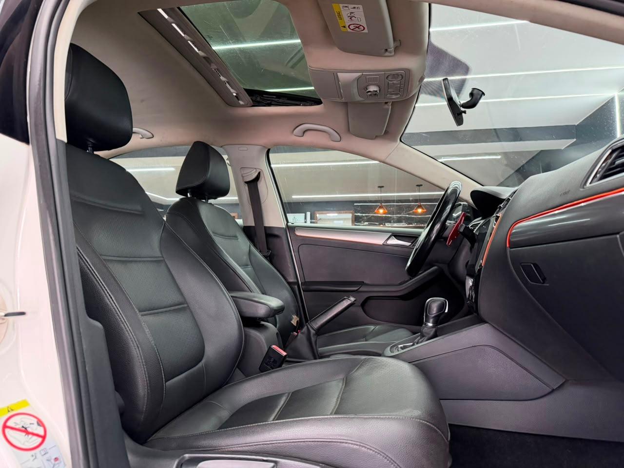 Volkswagen JETTA 13