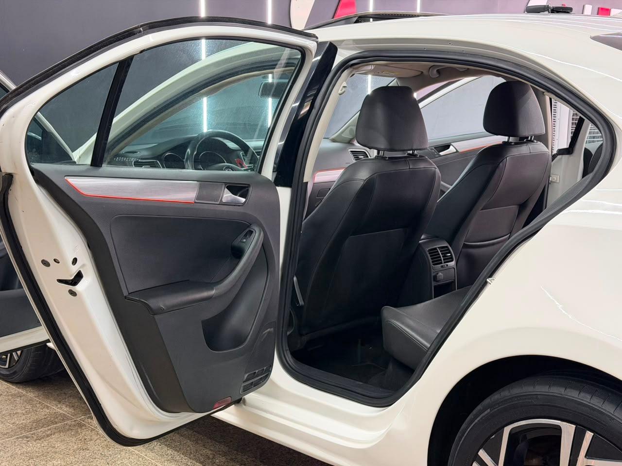 Volkswagen JETTA 22