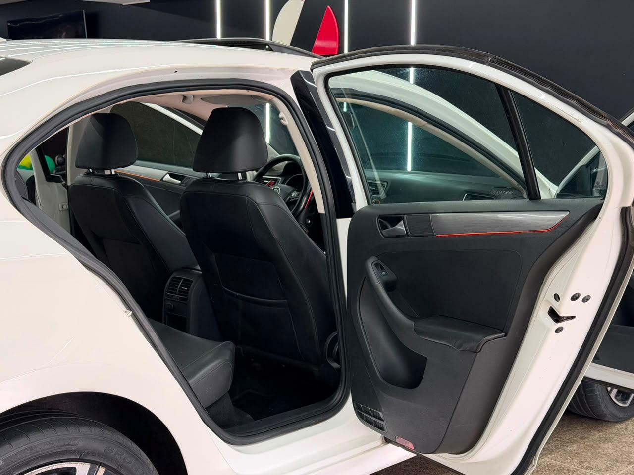 Volkswagen JETTA 23