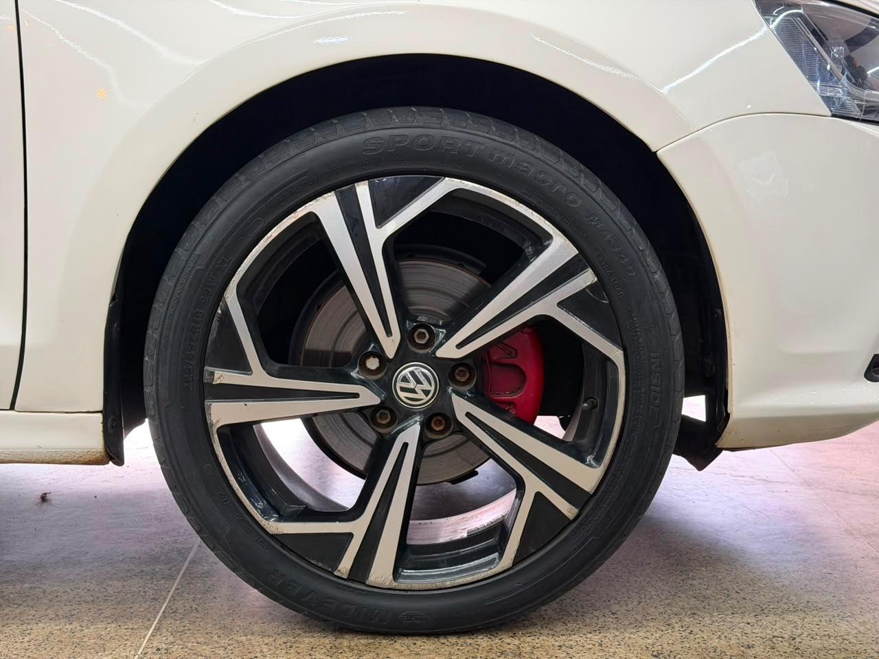 Volkswagen JETTA 5