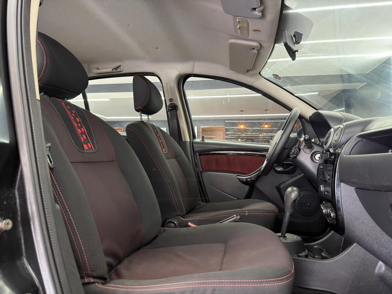 Renault SANDERO 11