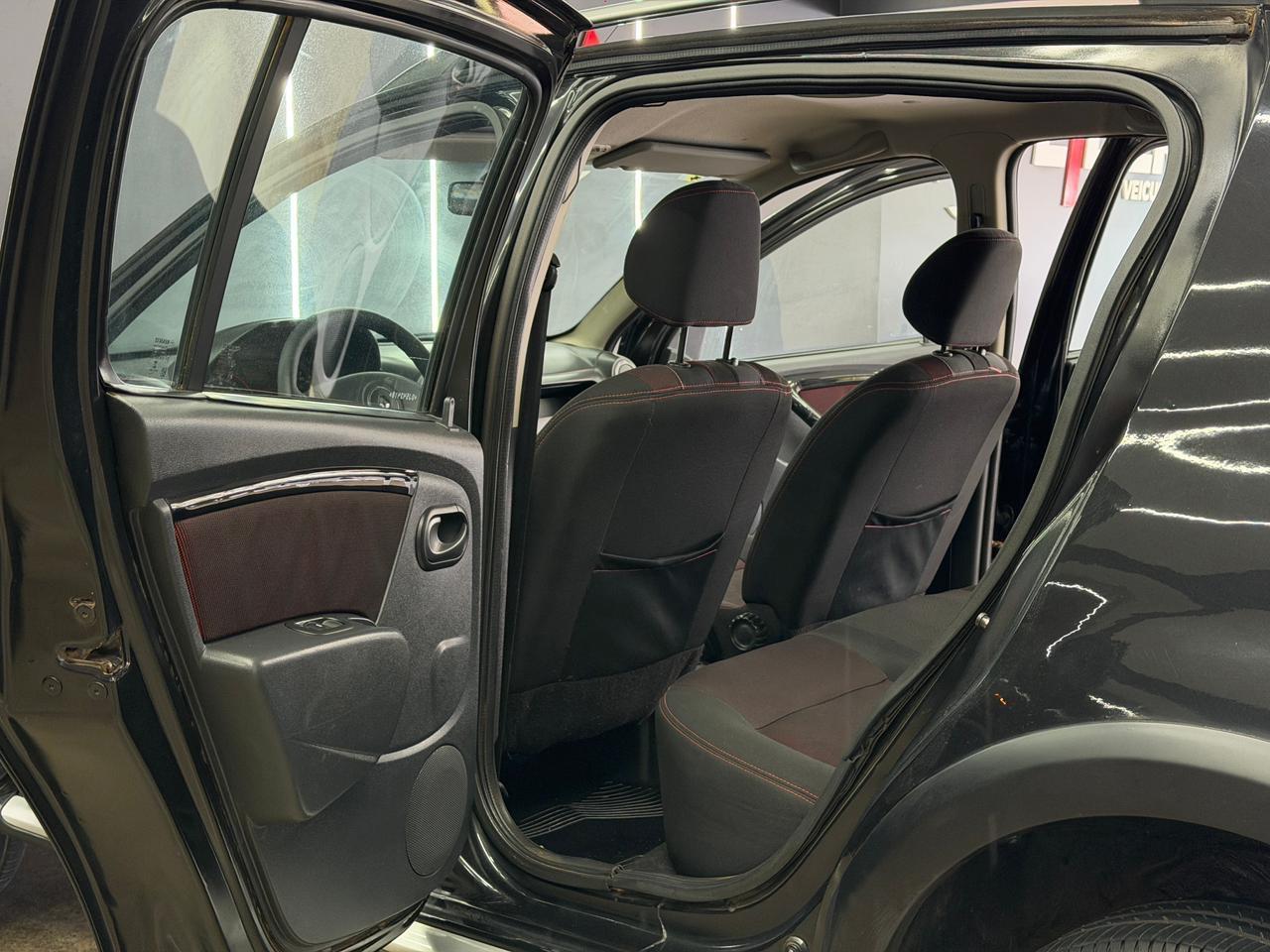 Renault SANDERO 13