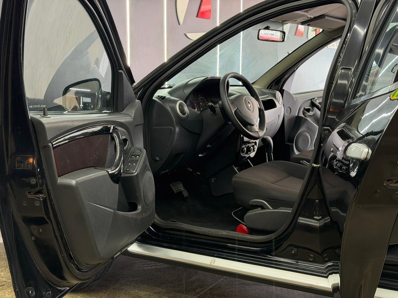 Renault SANDERO 14