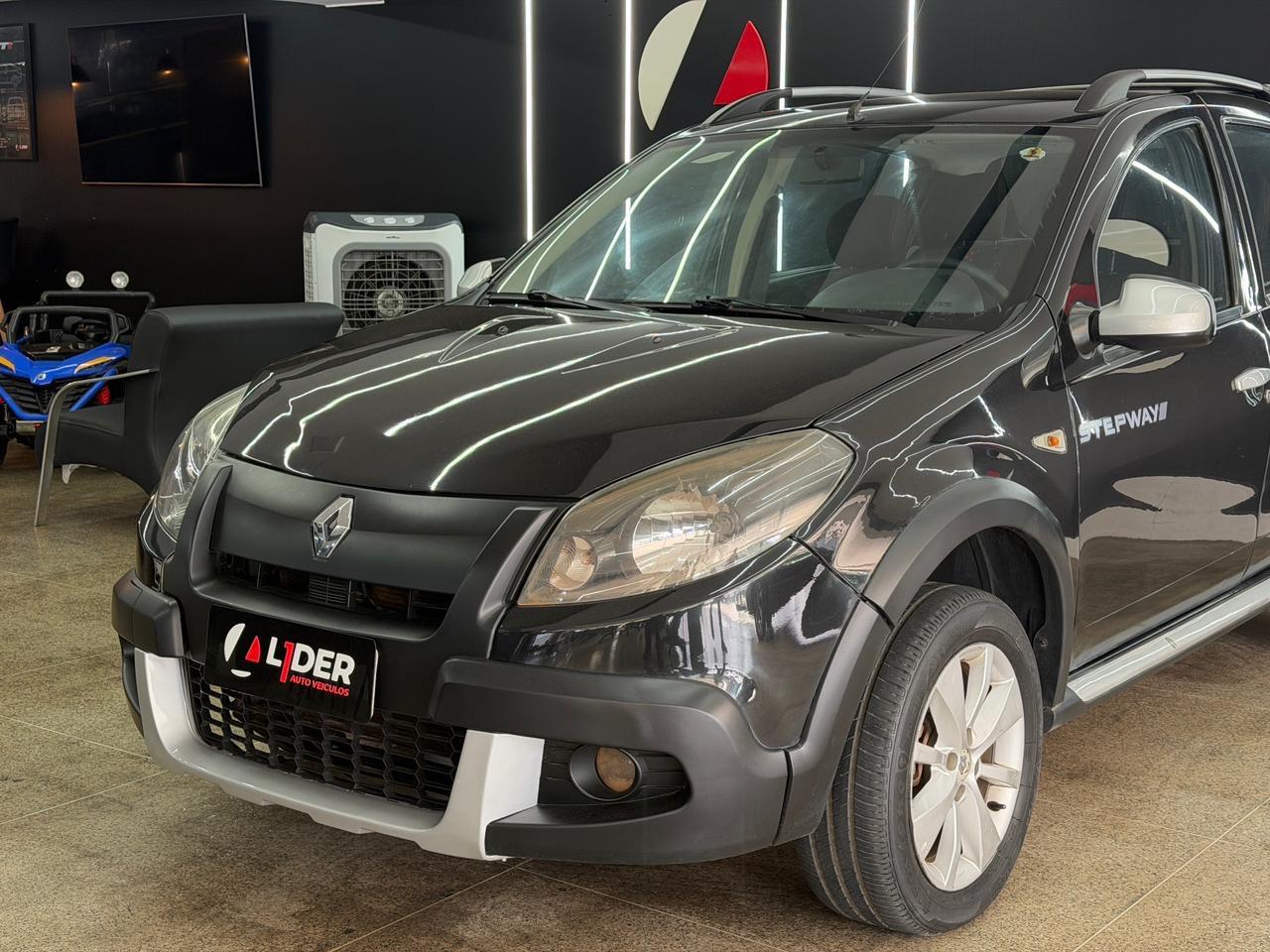 Renault SANDERO 16