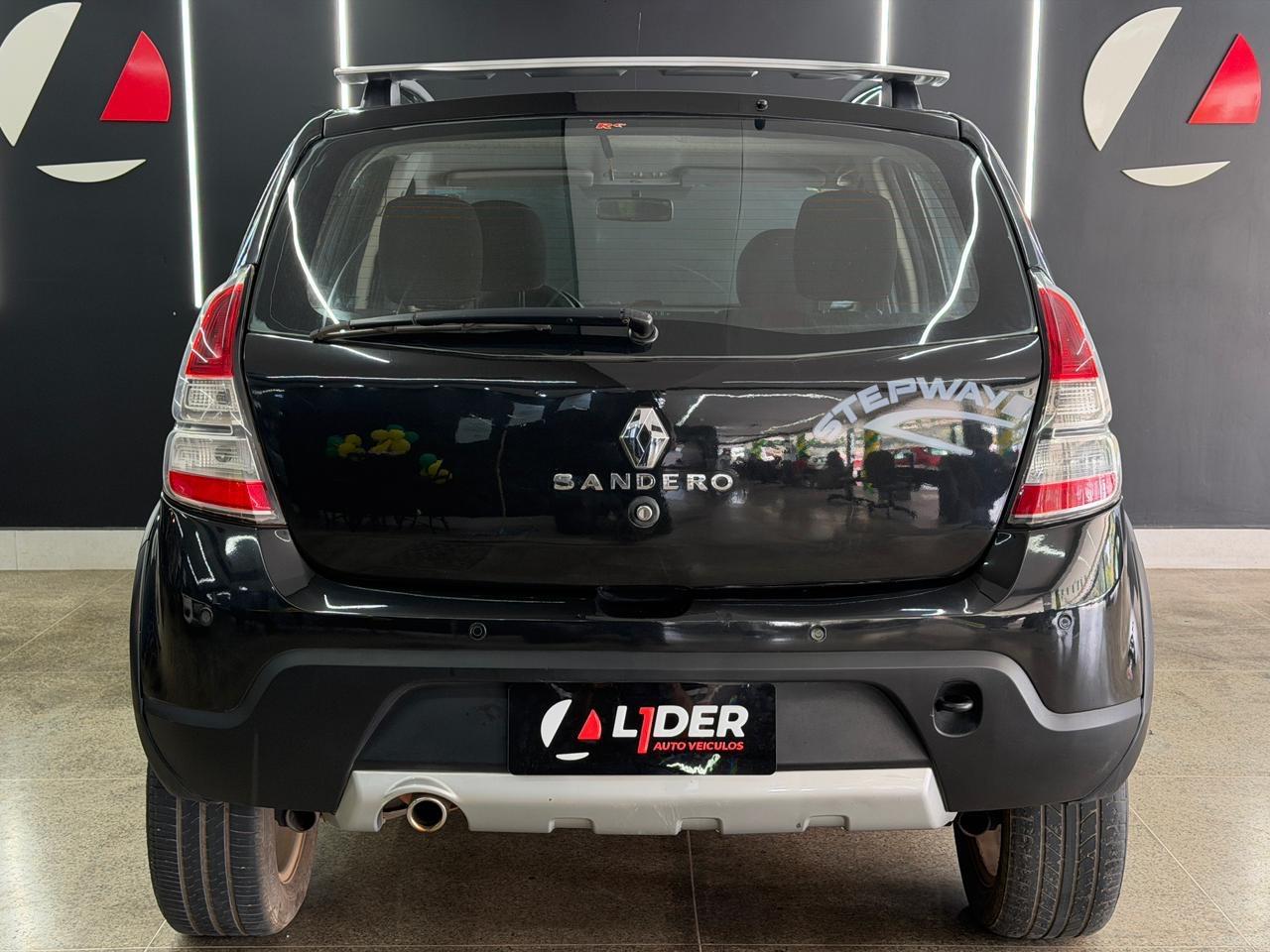 Renault SANDERO 22