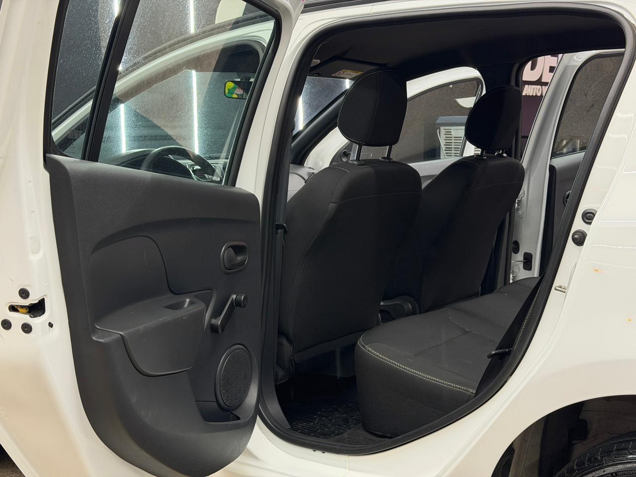 Renault SANDERO 13