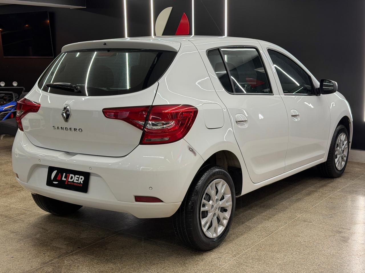 Renault SANDERO 21