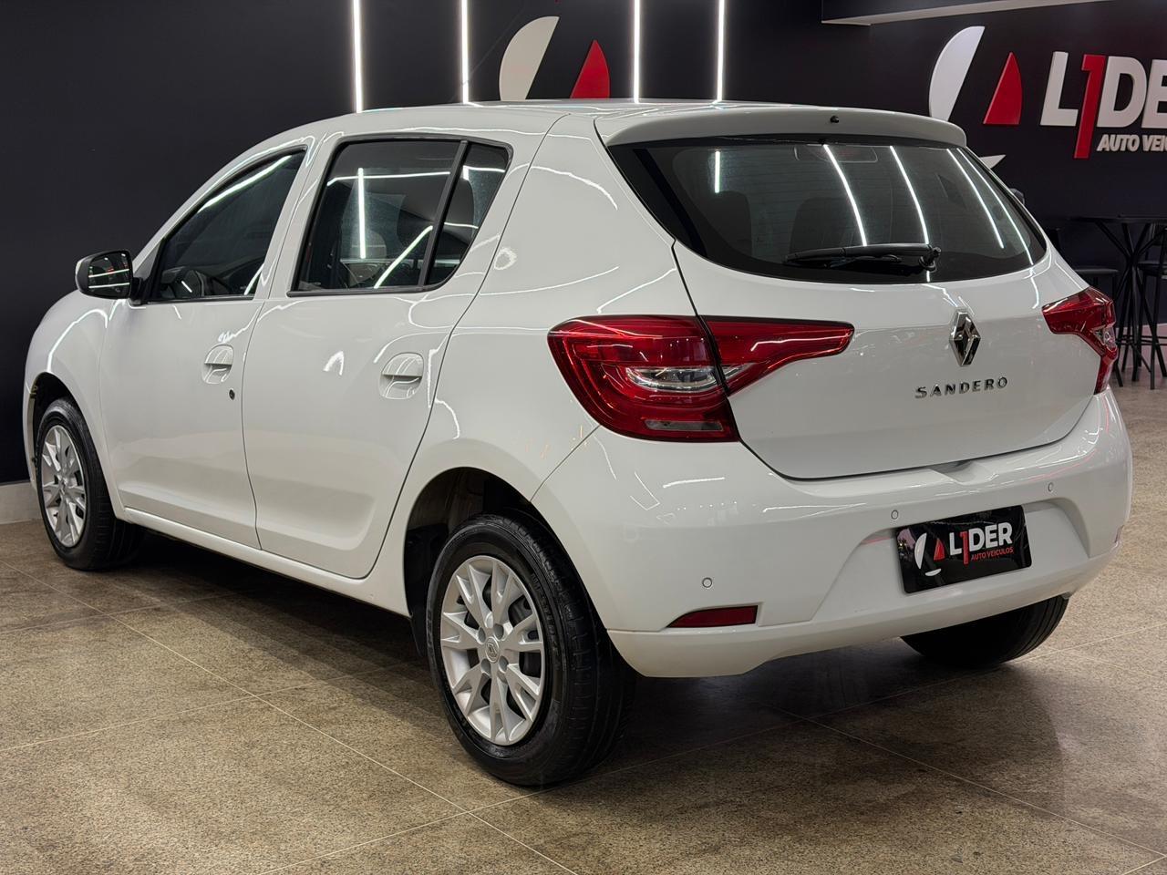 Renault SANDERO 25