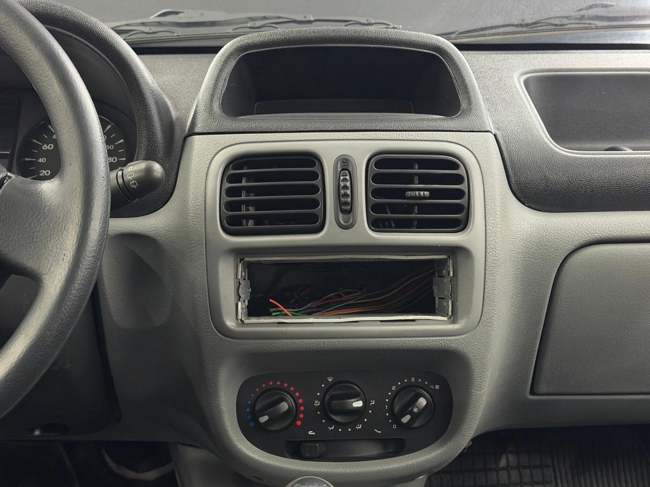 Renault CLIO 17