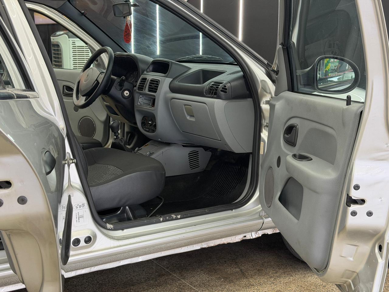 Renault CLIO 24