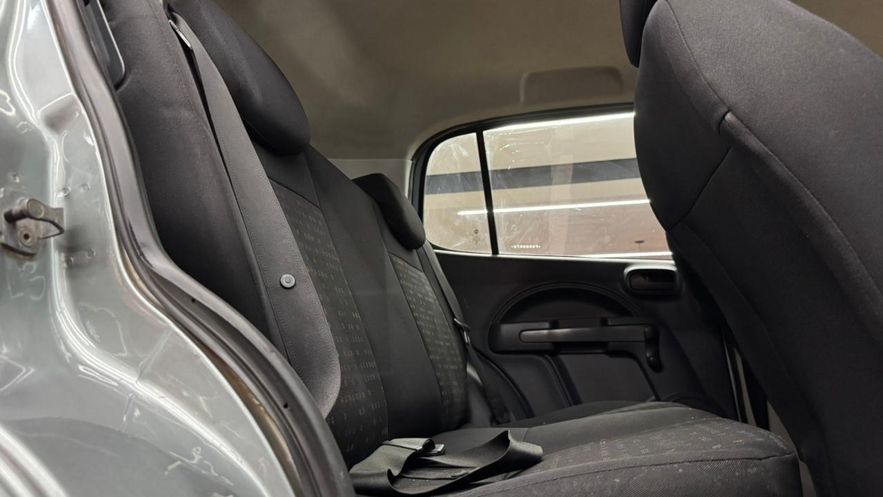 Fiat UNO 18