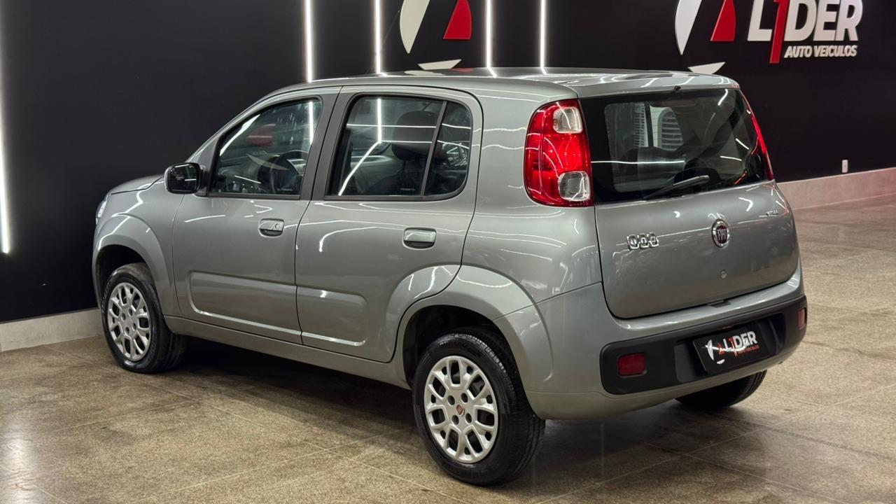 Fiat UNO 8