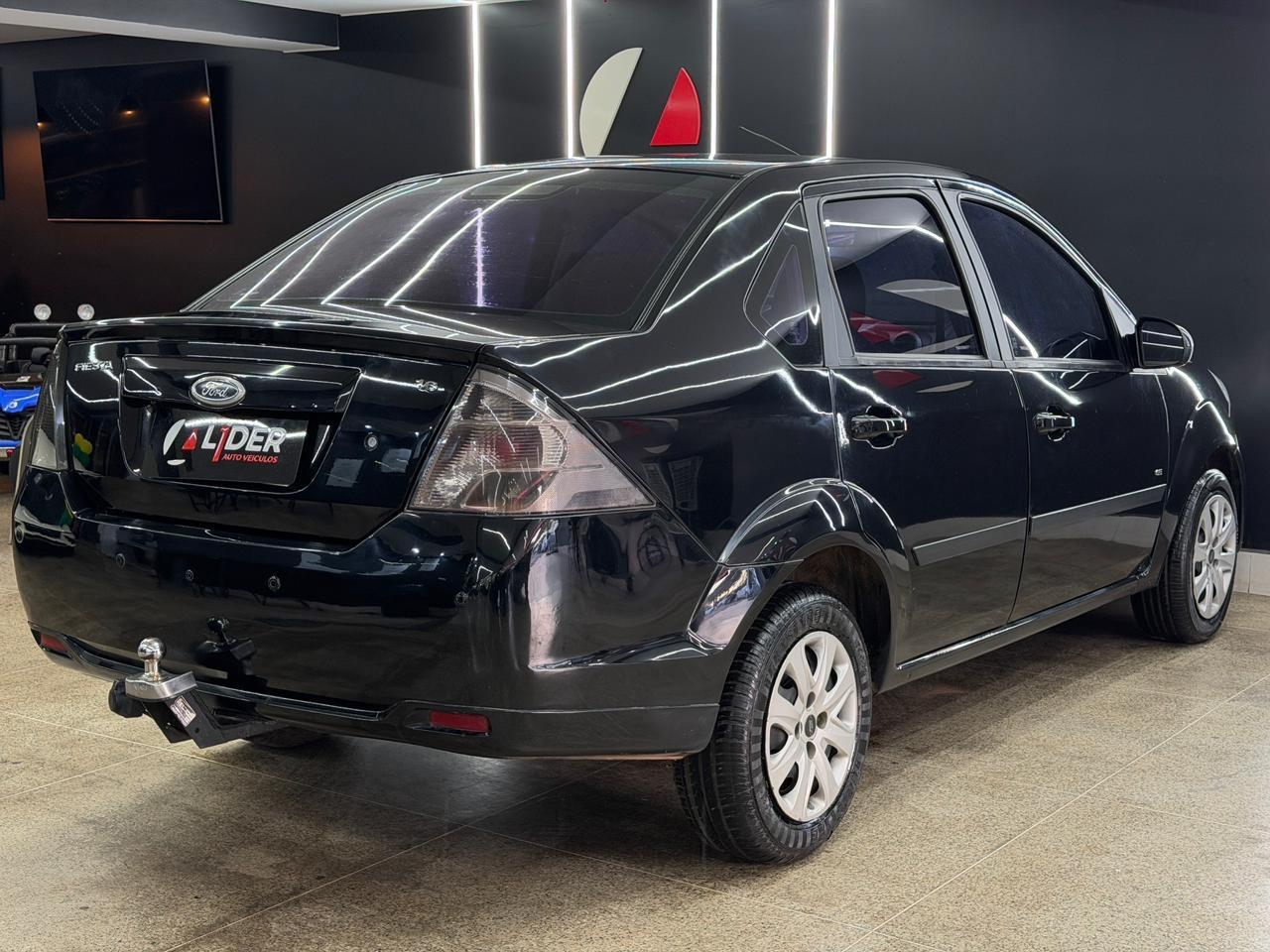 Ford FIESTA 14