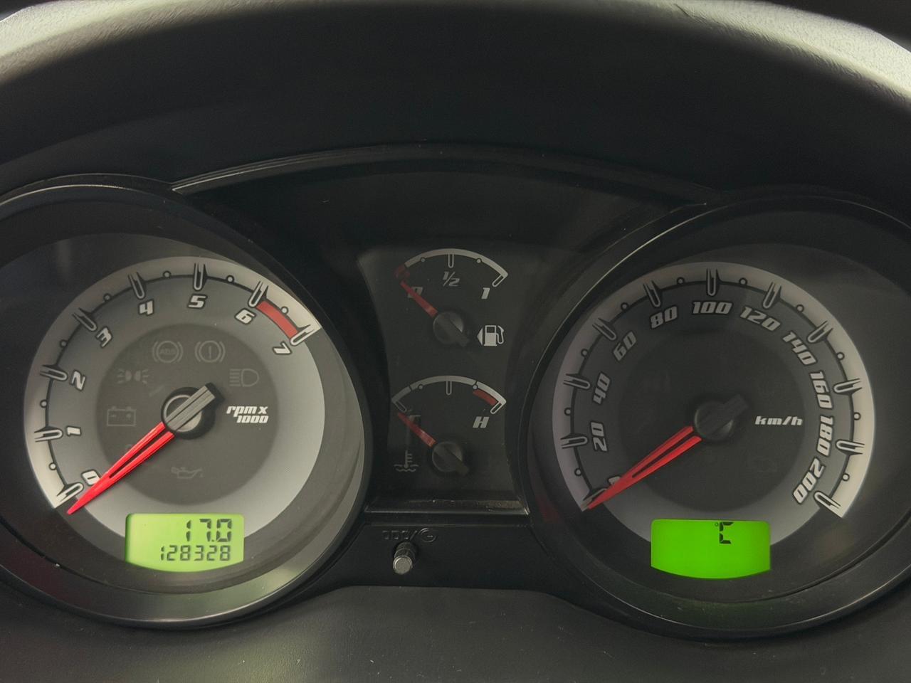 Ford FIESTA 19
