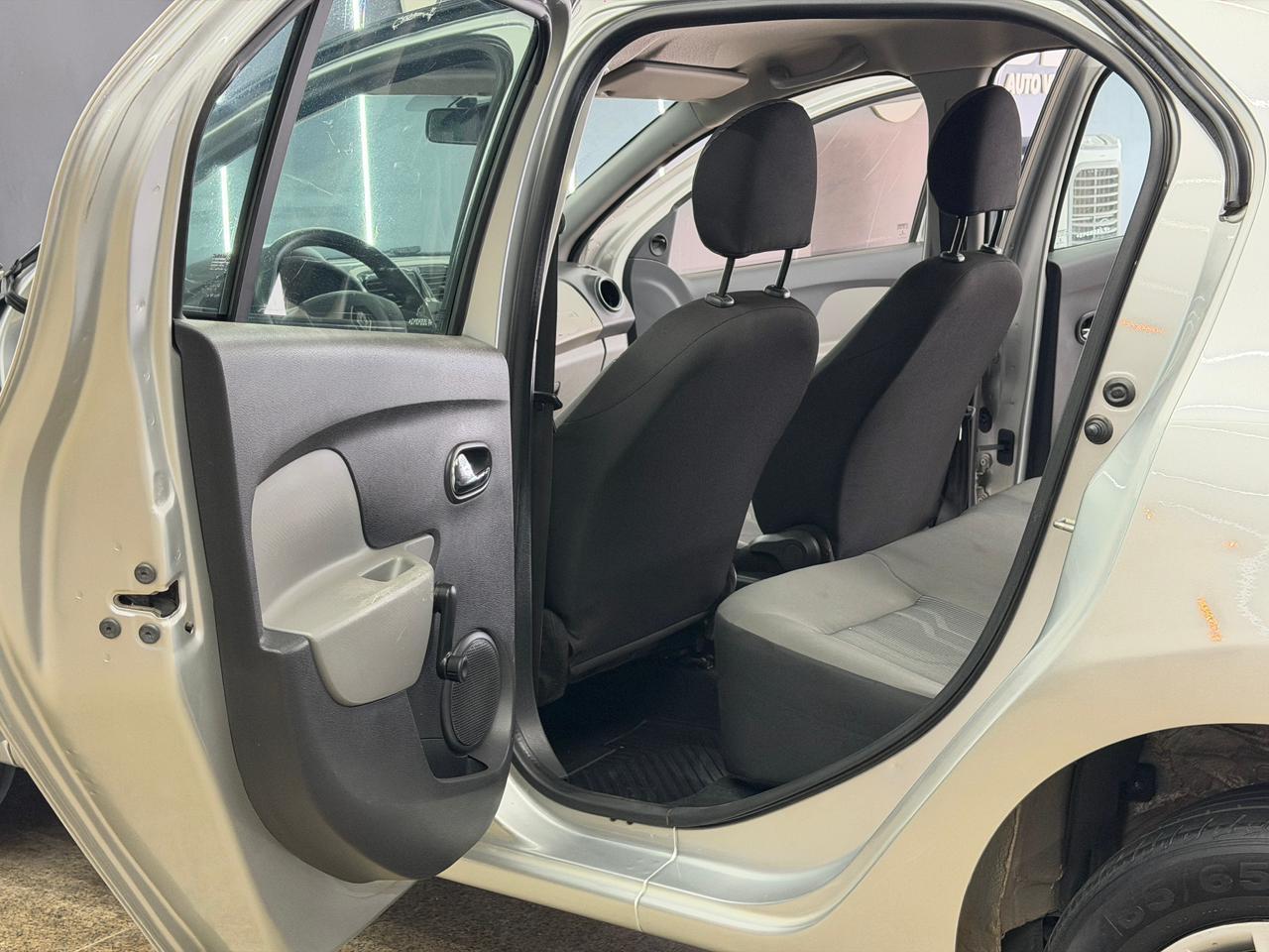 Renault LOGAN 11