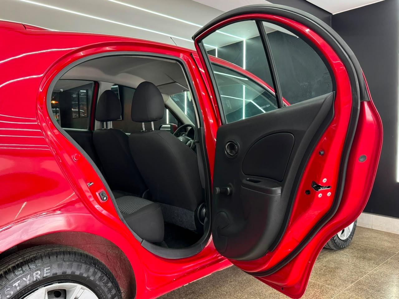 Nissan MARCH 13