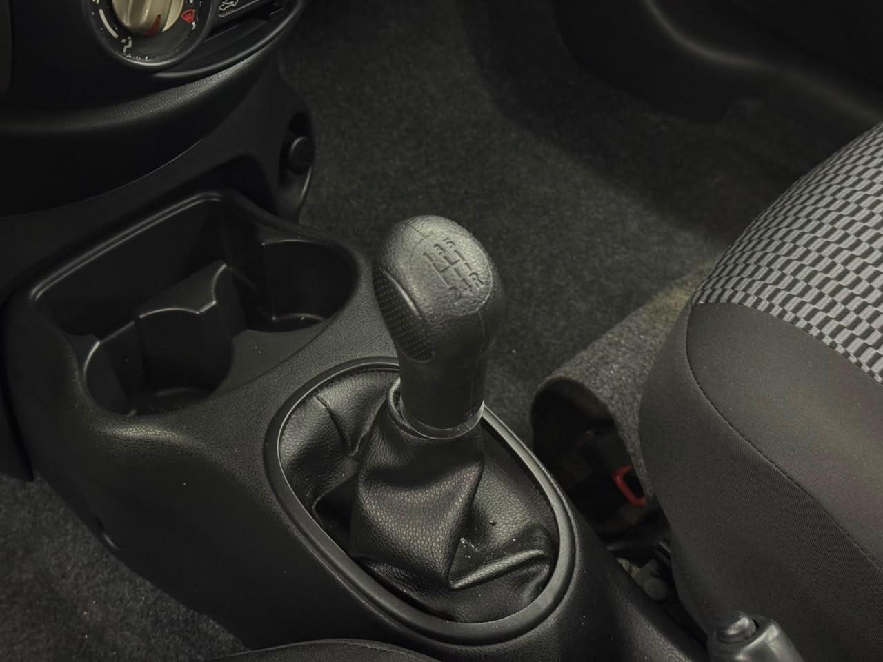 Nissan MARCH 4