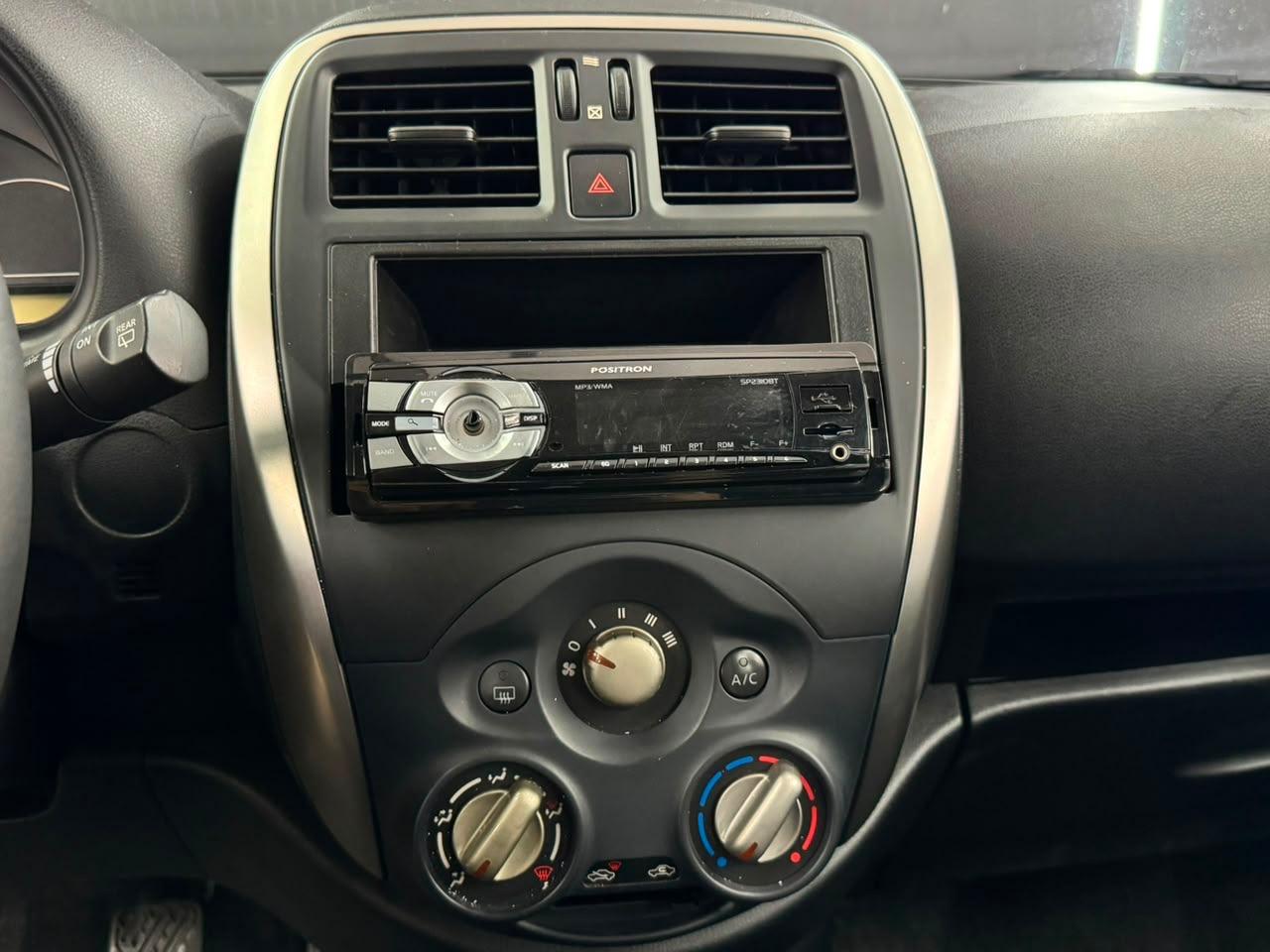 Nissan MARCH 9