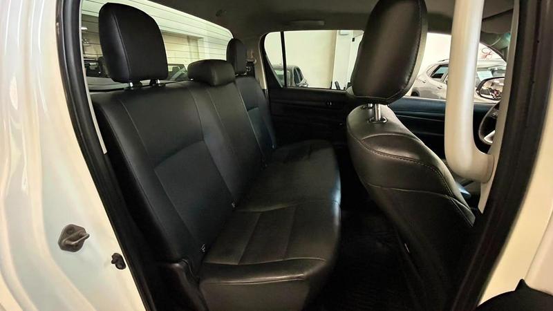 Toyota Hilux Cd 4X4 2.8 Diesel Mec. - foto 15