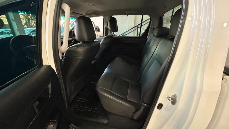 Toyota Hilux Cd 4X4 2.8 Diesel Mec. - foto 13