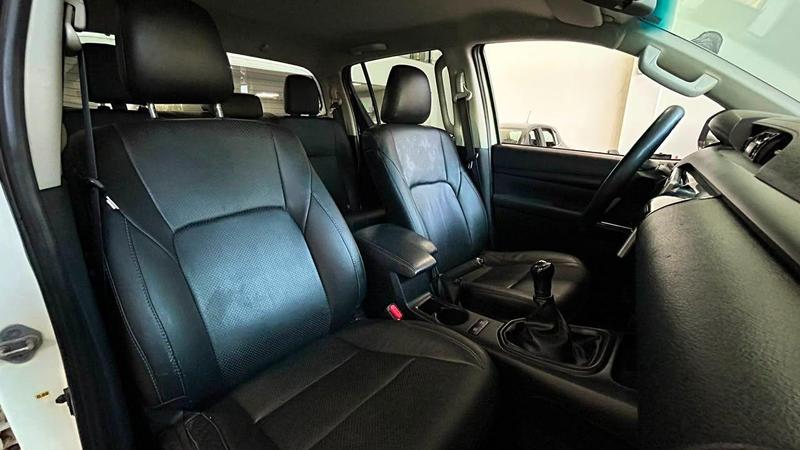 Toyota Hilux Cd 4X4 2.8 Diesel Mec. - foto 14