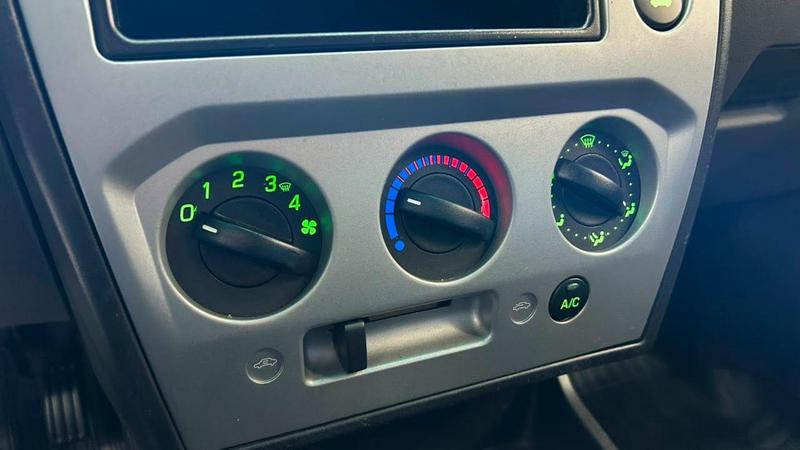 Ford Fiesta 1.6 Flex - foto 18
