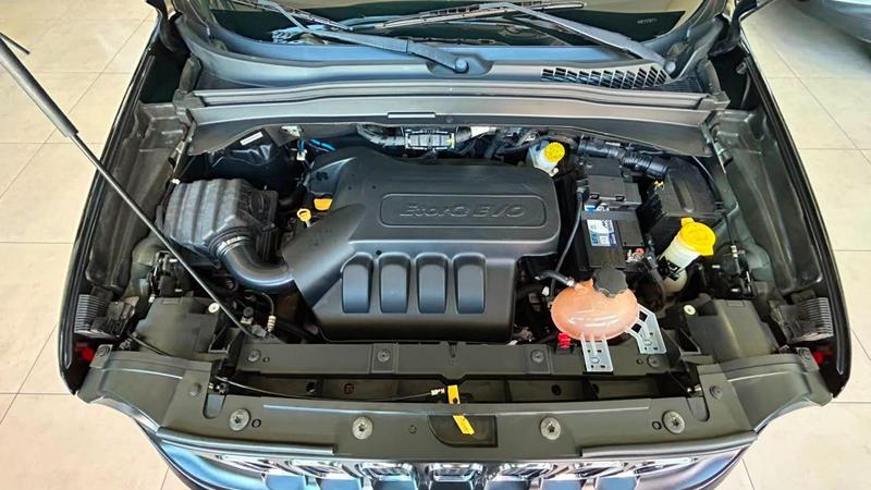 Jeep Renegade Sport 1.8 4X2 Flex 16V Mec. - foto 3