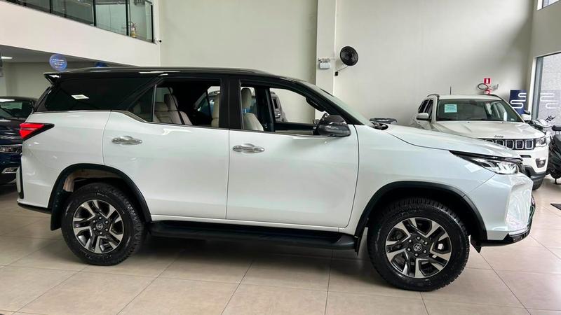 Toyota SW4 Srx 4X4 2.8 TDI 16V Dies. Aut. - foto 4