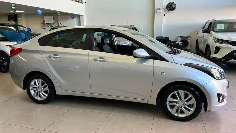 Hyundai HB20S Copa Do Mundo 1.0 Flex 12V Mec. - foto 5