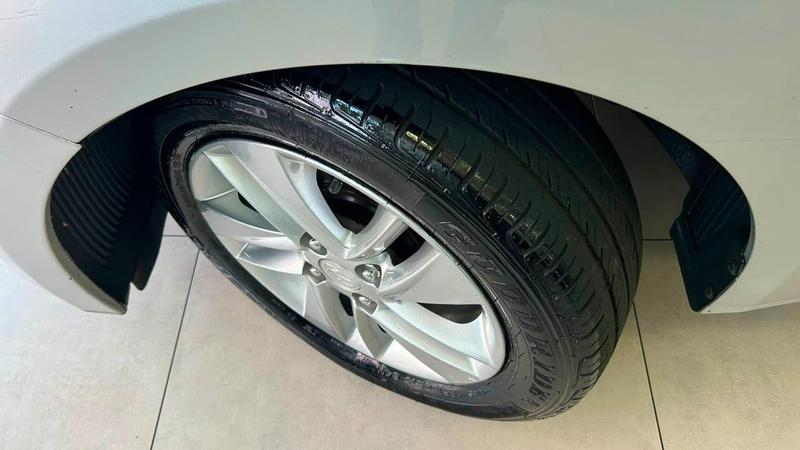 Hyundai HB20S Copa Do Mundo 1.0 Flex 12V Mec. - foto 9