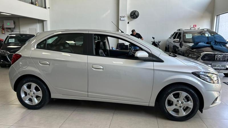 Chevrolet Onix 14at LT - foto 4