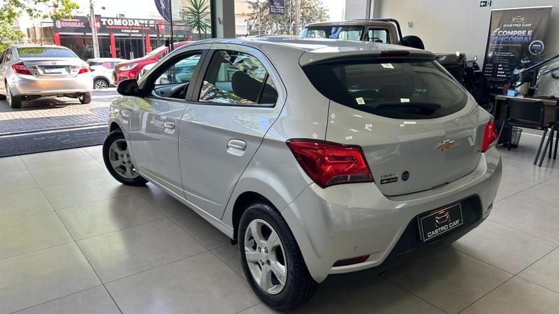 Chevrolet Onix 14at LT - foto 6