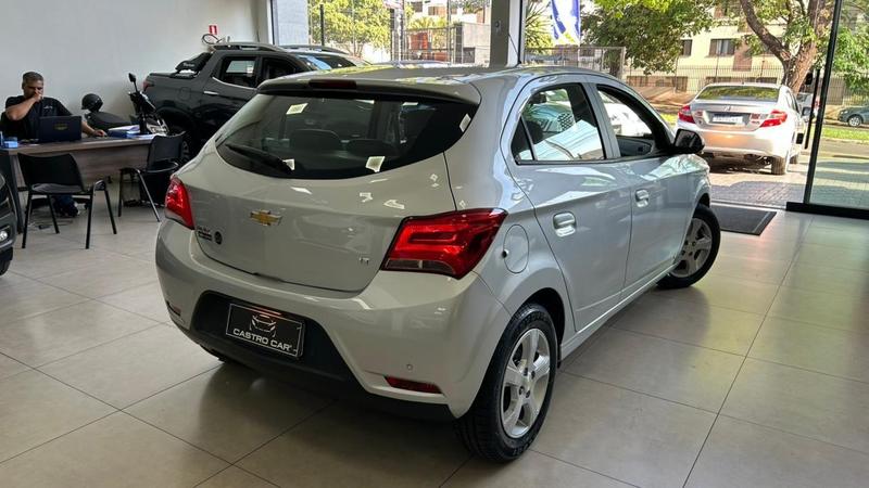 Chevrolet Onix 14at LT - foto 7