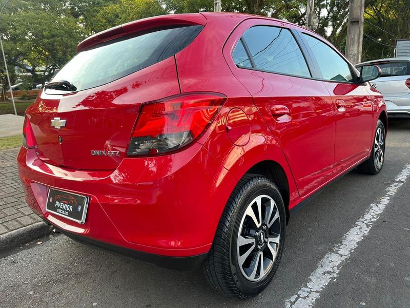 Chevrolet Onix Hatch Ls 1.0 8V Flexpower 5P Mec. - foto 12